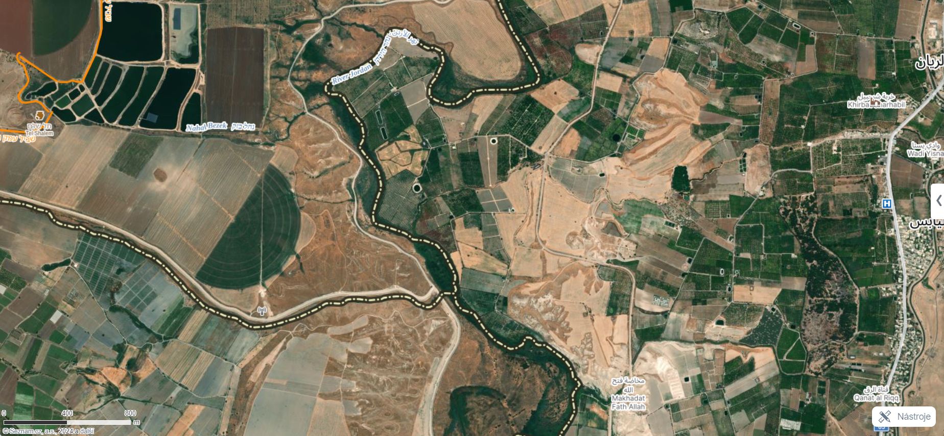 Tel Šalem 2 km na západ od řeky Jordánu. Mapy.cz